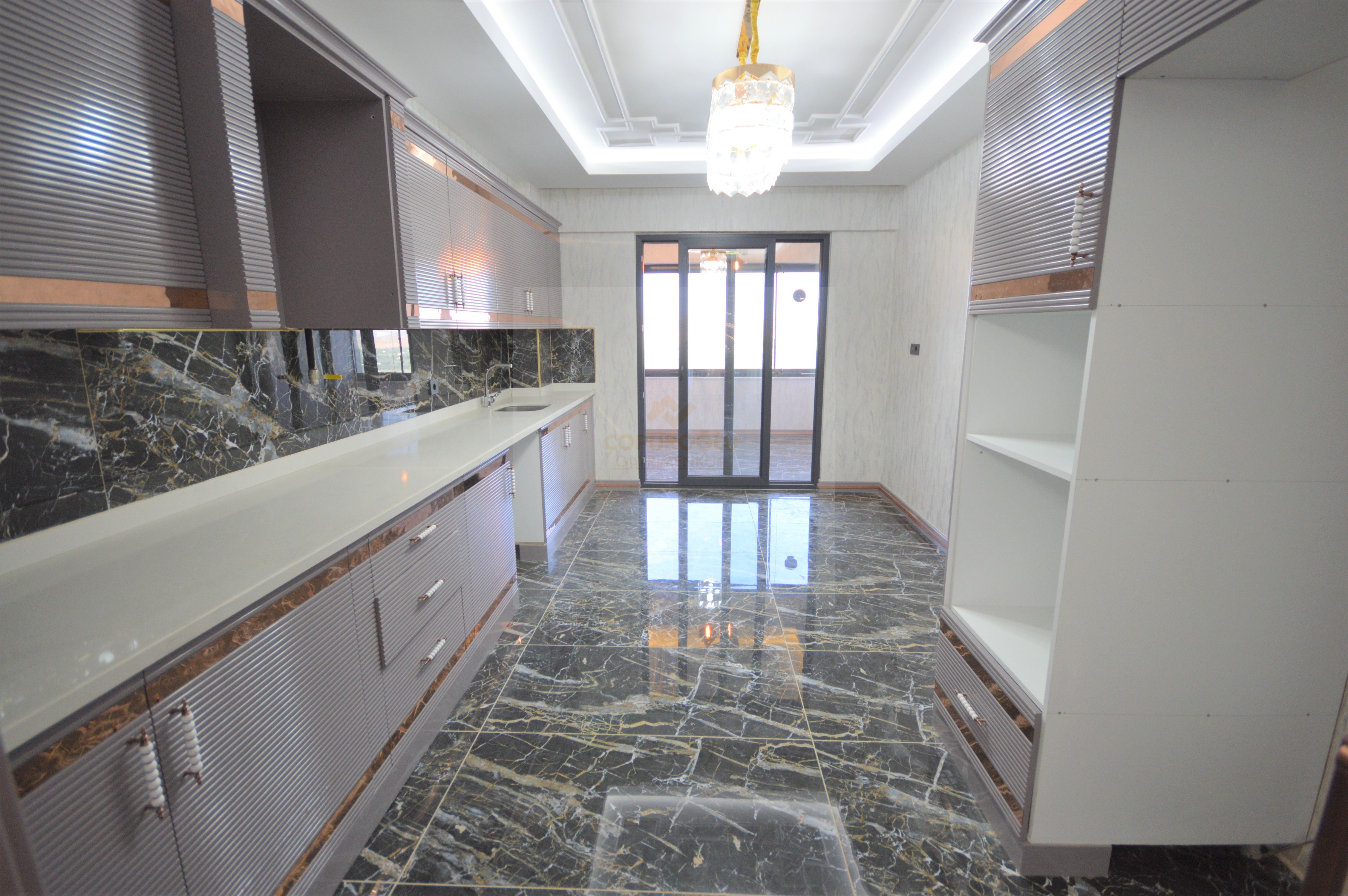 BEŞTEPE'DE KAT BAHÇELİ SATILIK 3.5+1 DAİRE FIRSATI !!!!