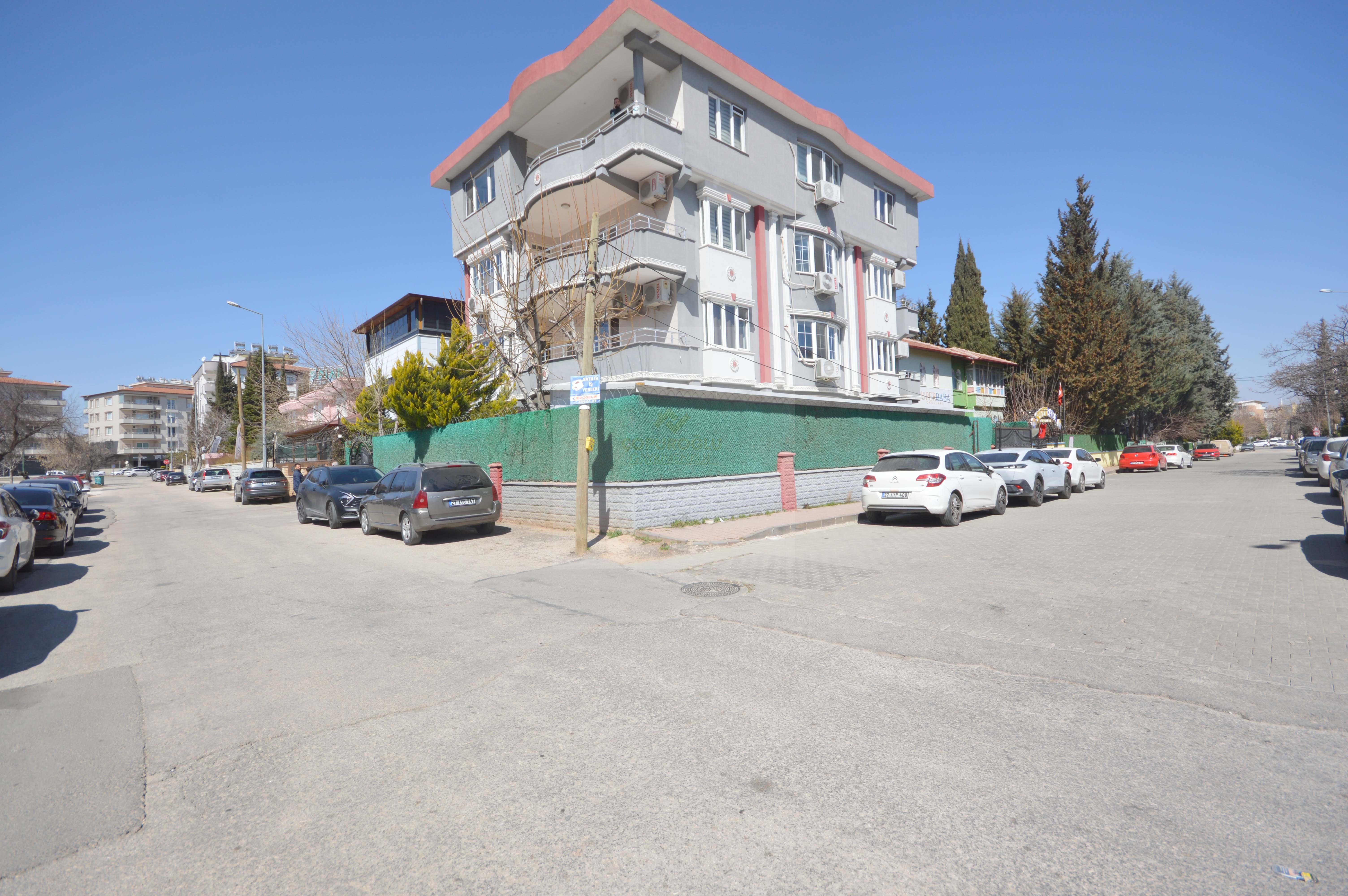 RASAF YOLUNDA TAPULARI AYRI İSKANLI HASARSIZ TİCARİ BİNA !!!
