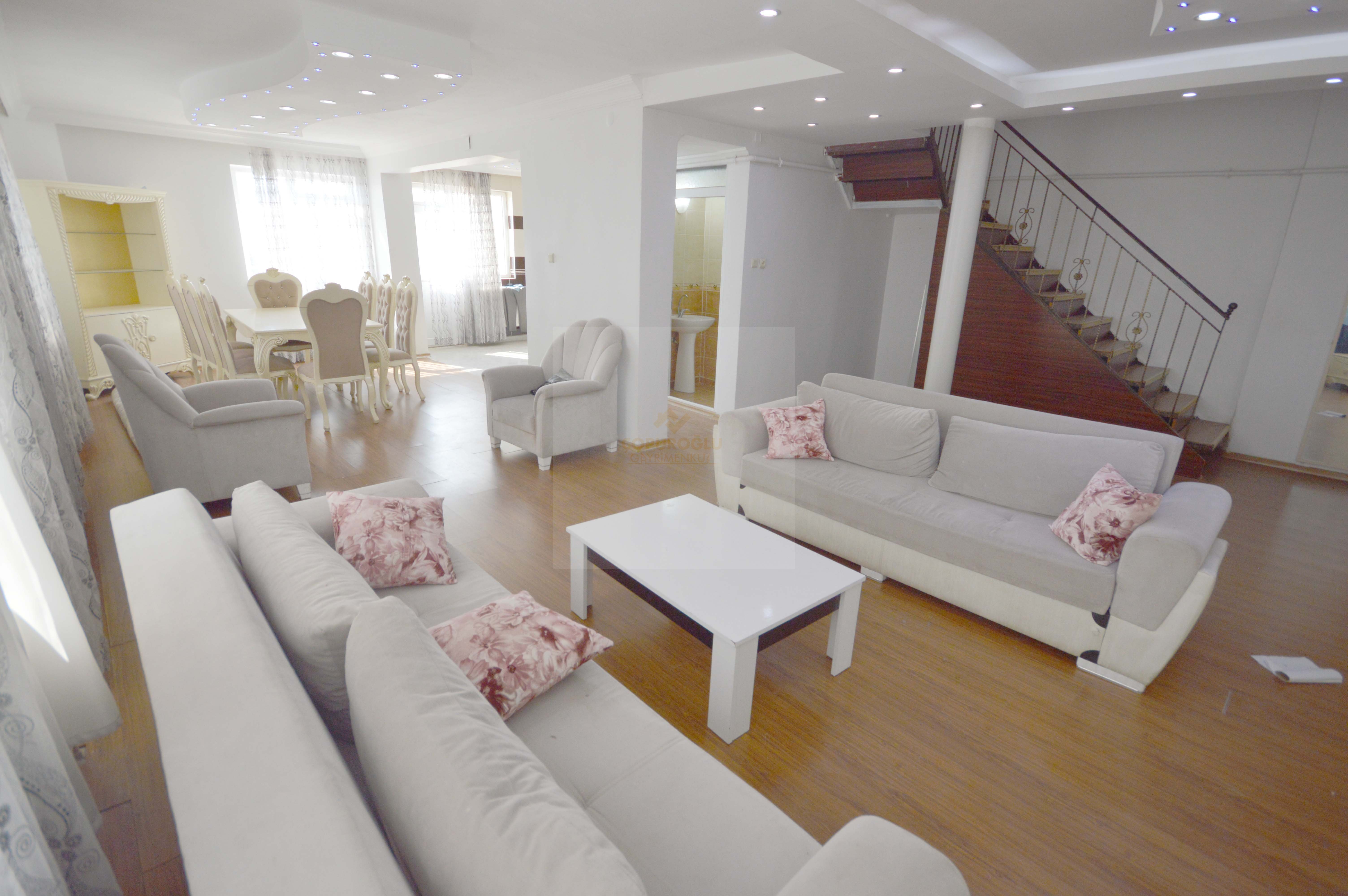 GÜNEYKENT'DE 3+1 DUBLEKS MUHTEŞEM MANZARALI EŞYALI DAİRE FIRSATI