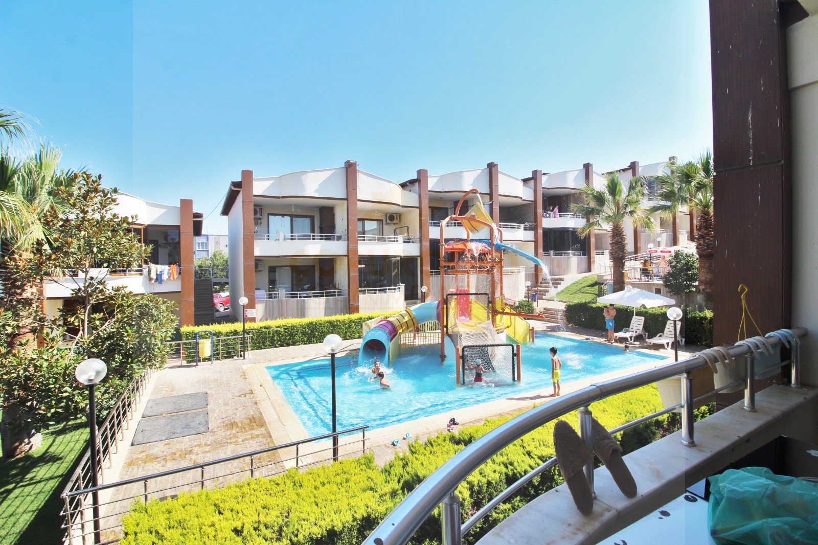 BAHÇEKENT SİTESİNDE HAVUZLU 1+1 AMERİKAN MUTFAK SATILIK DAİRE!