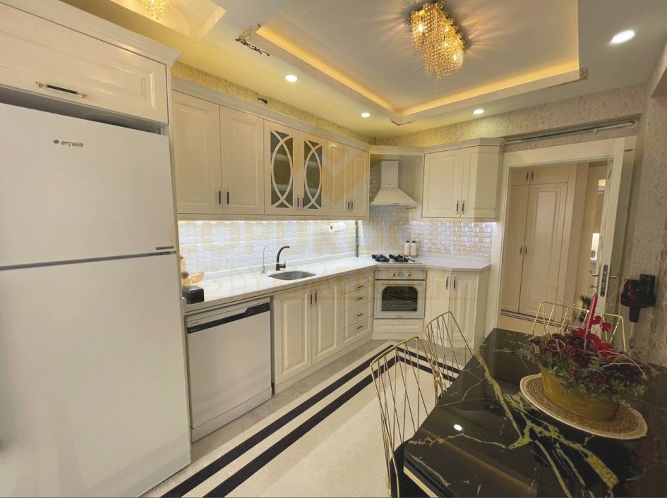 ZİRVE KONUMDA K.OTOPARKLI HASARSIZ ARAKAT 2+1 DAİRE FIRSATI !!!